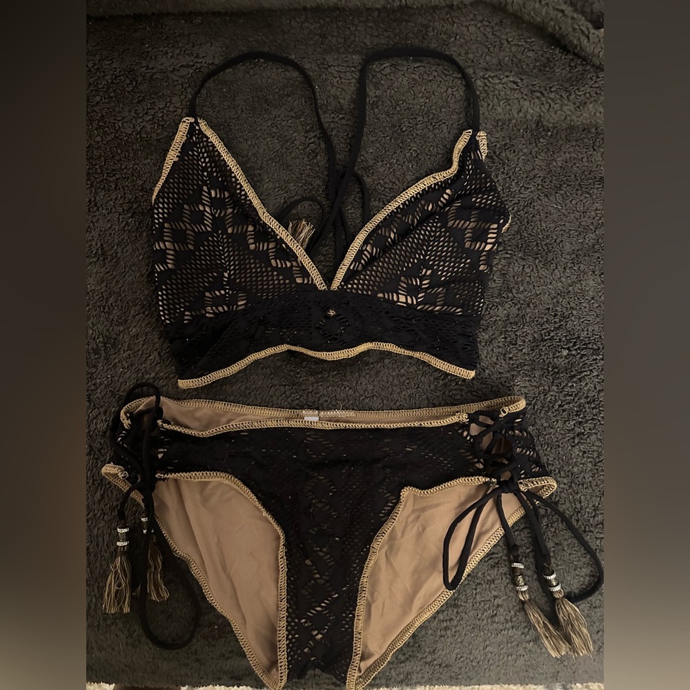Rebecca Vertue - BeccaSwim - Lace Black and Tan Bikini set - Size MED